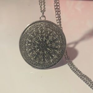 Silver Toned Medallion Pendant Necklace 18”